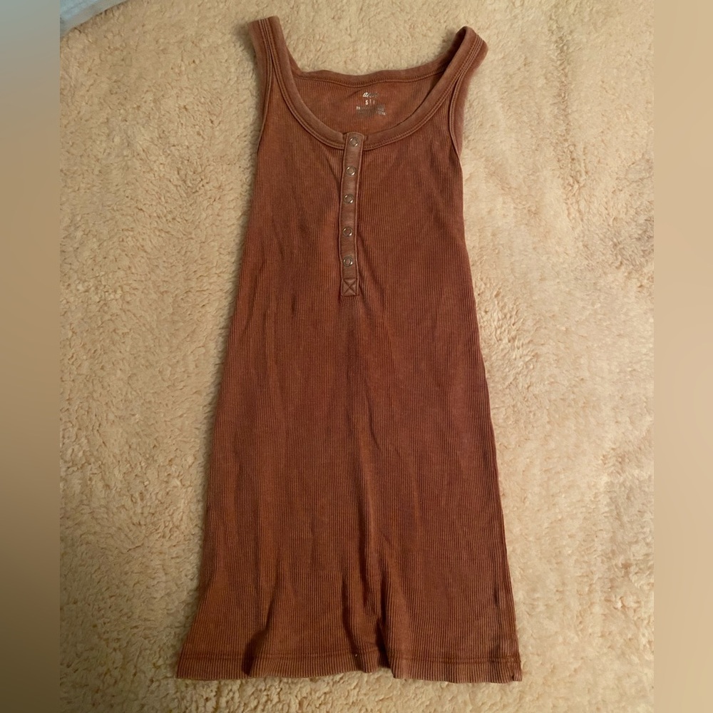 Pink button-up tanktop (S)